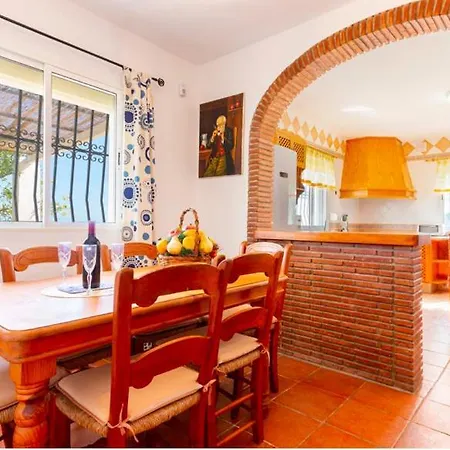 Сasa de vacaciones Bonita Casa Rural Cerca Del Centro Nerja